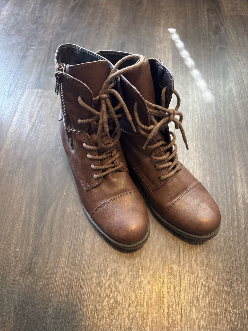 Report Brown Lace-Up Women's Ankle Boots